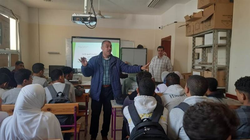 محاضرة بإحدى المدارس