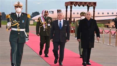 رئيس الجزائر وملك الأردن يجريان محادثات منفردة بمقر الرئاسة الجزائرية