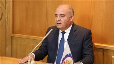 محافظ قنا يستعرض آخر مستجدات مشروعات 