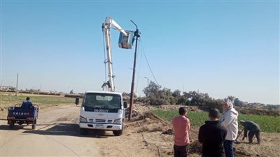 صيانة ورفع كفاءة شبكات الإنارة العامة بمركز ومدينة أبوصوير 