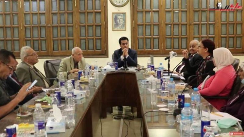 مبارزة شعرية بصالون