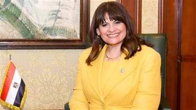 وزيرة الهجرة: التطبيق الإلكتروني أحد مطالب المصريين بالخارج التي نعمل على تنفيذها