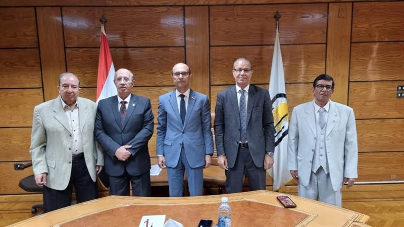 رئيس جامعة أسيوط