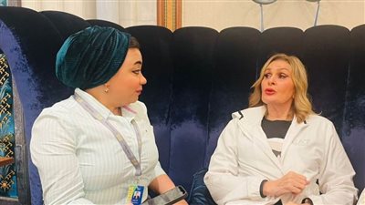 يسرا تعزي أسرة روزاليوسف في رحيل الكاتب الصحفي مفيد فوزي