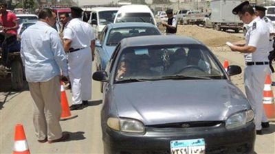  تحرير 2144 مخالفة عدم تركيب الملصق الإلكتروني ورفع 48 سيارة ودراجة متهالكة 