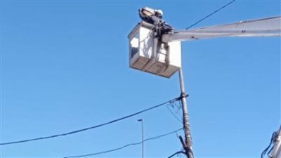 تركيب وصيانة ورفع كفاءة ٤٤ كشاف إنارة عامة بـ