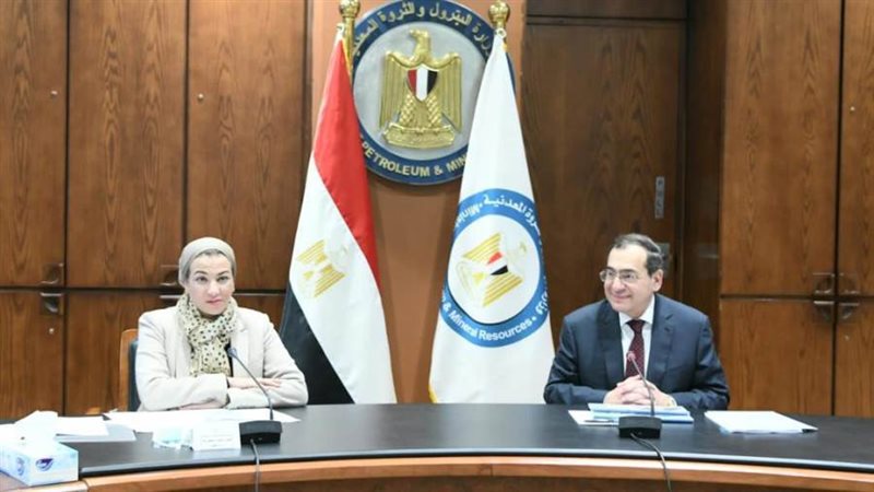 وزيرا البيئة والبترول