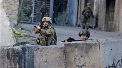 استشهاد فتى فلسطيني وإصابة خمسة آخرين بالرصاص الحي في رام الله