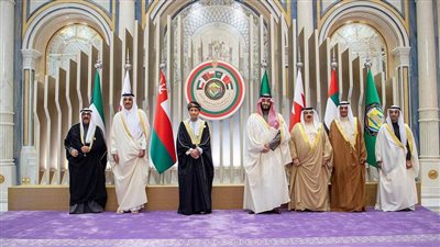 ولي العهد السعودي يتوسط صورة تذكارية مع قادة مجلس التعاون الخليجي