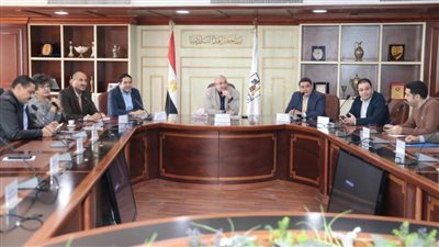 محافظ بني سويف يناقش مع أعضاء البرلمان توفير الحلول لاحتياجات ومطالب المواطنين