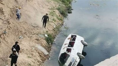 انقلاب ميكروباص داخل ترعة بالدقهلية وإصابة الركاب 