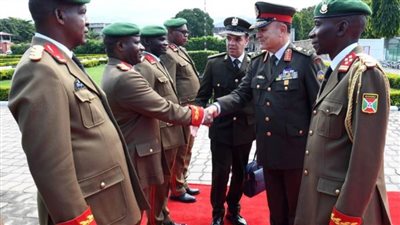 الفريق أسامة عسكر يعود إلى أرض الوطن بعد انتهاء زيارته الرسمية لـ