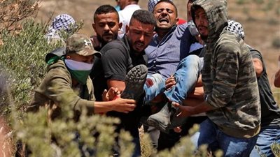 إصابة عشرات الفلسطينيين في اعتداءات لقوات الاحتلال في الضفة الغربية