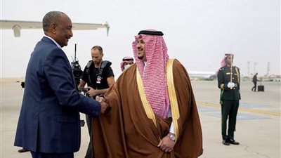 رئيس مجلس السيادة السوداني يصل جدة