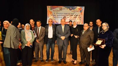 محافظ أسيوط يشهد افتتاح معرض 