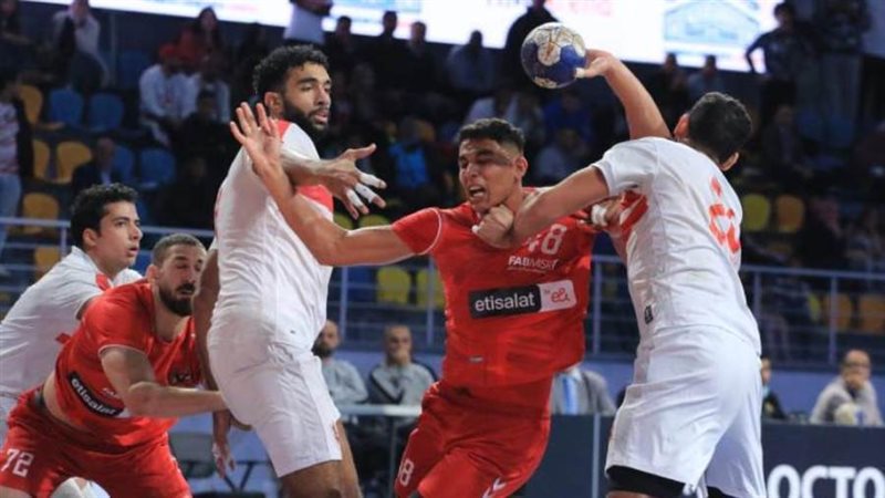 يد الزمالك والأهلي