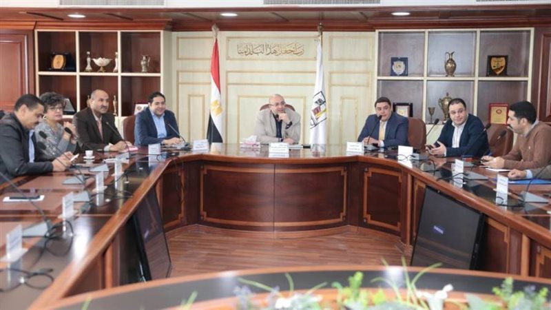 محافظ بنى سويف يلتقى