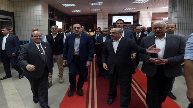 رئيس الوزراء خلال