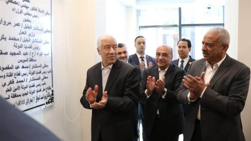 رئيس الوزراء يفتتح