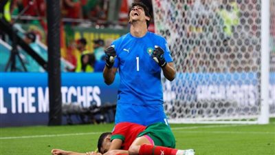 للمرة الثانية في المونديال.. الحارس المغربي ياسين بونو أفضل لاعب في مباراة البرتغال