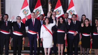الحكومة الجديدة في بيرو تؤدي اليمين الدستورية أمام الرئيسة الجديدة للبلاد