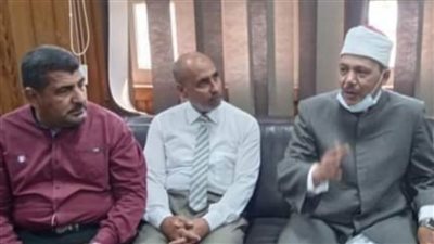 منطقة سوهاج الأزهرية تسلم أوراق المتقدمين للابتعاث للإدارة العامة للبعوث