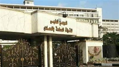 خبيران بأمراض الكلى وقسطرة المخ بـ