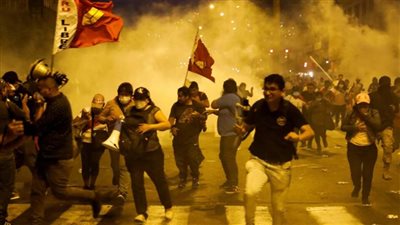 بيرو: مقتل شخصين وإصابة آخرين في احتجاجات ضد رئيسة البلاد الجديدة