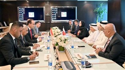 قيادات صحة البحرين يستقبلون 