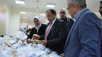 رئيس جامعة بني سويف يتفقد المدينة الجامعية للطالبات بشرق النيل