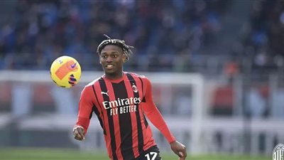 ميلان يعرقل مساعي تشيلسي بتقديم عقد جديد للبرتغالي رافائيل لياو