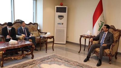العراق يبحث الاستفادة من الخبرات الصينية المتطورة في مجال النقل