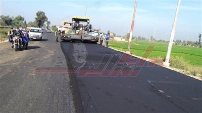 استمرار أعمال الرصف بمدن كفر الشيخ