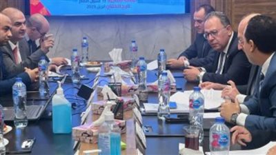 انشاء أول مصنع لتصنيع 