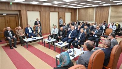 رئيسا هيئتا الدواء وسلامة الغذاء يستقبلان نواب 