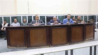 محافظ المنيا يعقد لقاء جماهيرياً لخدمة المواطنين ويوجه بتوفير الدعم لعدد من الحالات المستحقة 