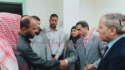 وكيل تعليم كفرالشيخ يقدم العزاء لأسرة الطالب المتوفى