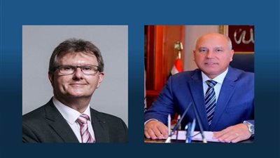 وزير النقل يبحث مع ممثل رئيس الحكومة البريطانية فرص الاستثمار المتاحة بمصر