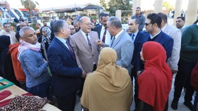 محافظ سوهاج يتفقد فعاليات مبادرة 