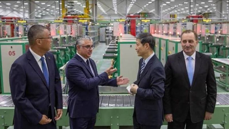 السفير الصيني مع