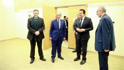 وزير الصحة يتفقد امتحان «الإرواء القلبي» للملتحقين بالزمالة المصرية 