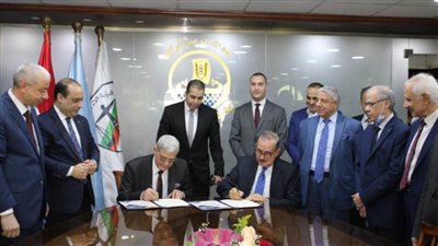 رئيس النيابة الإدارية ومحافظ كفر الشيخ يشهدان توقيع بروتوكول تعاون لتدريب محققي المحافظة