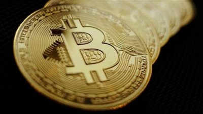 رئيس لجنة الخدمات المصرفية بالكونجرس يثير احتمالية 