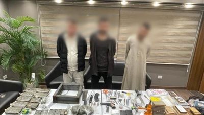 القبض على 3 متهمين بحيازة مواد مخدرة وأسلحة نارية بالخانكة