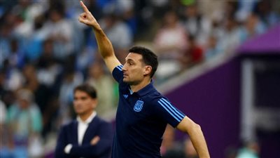 الأرجنتيني سكالوني ثاني أصغر مدرب يفوز بكأس العالم بعد مواطنه سيزار مينوتي