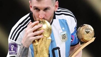 عاجل.. جائزة الكرة الذهبية الحائرة يحسمها 