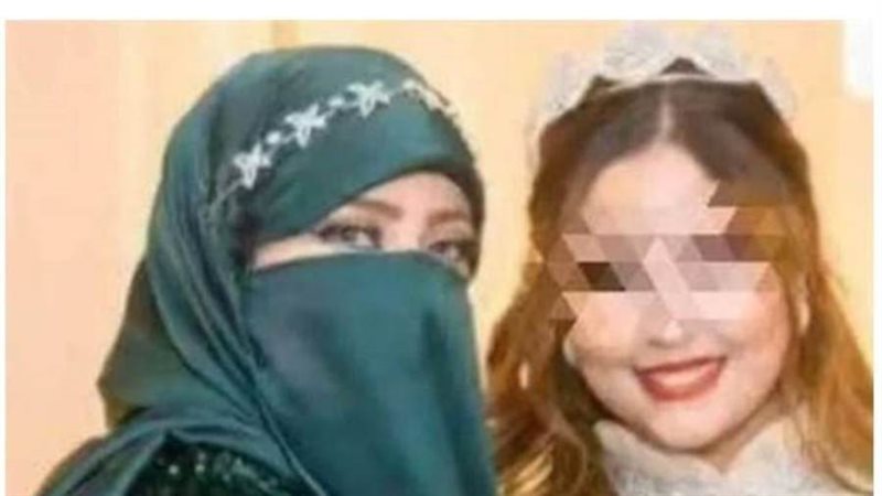 الابنة وأمها