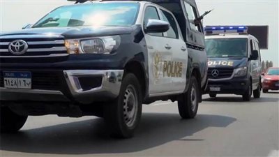 ضبط 3 أشخاص لتسابقهم بالدراجات النارية وافتعال حركات استعراضية أعلى الدائري بالقاهرة