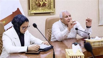 الزملّوط في اجتماع مع رؤساء المراكز عبر الفيديو كونفرانس يوجه تكثيف الجهود لضبط الأسواق