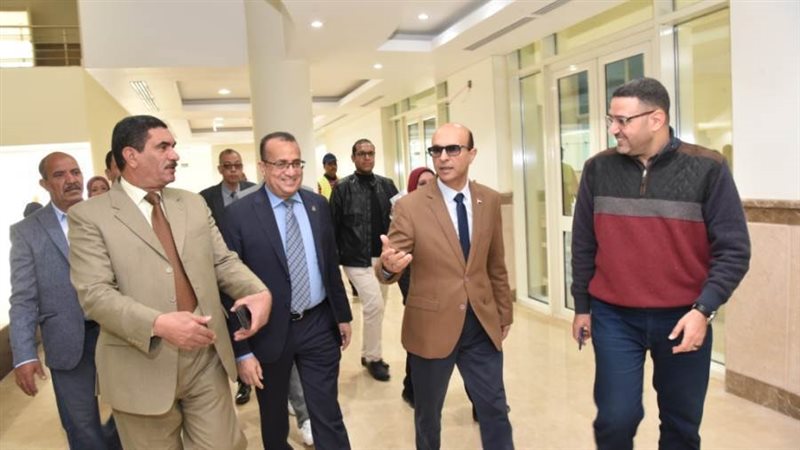 المنشاوى فى زيارة